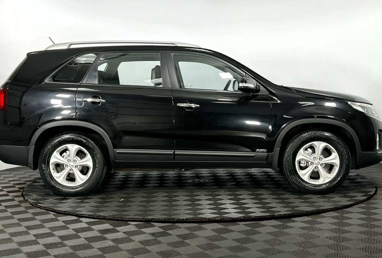 Kia Sorento — фото 5