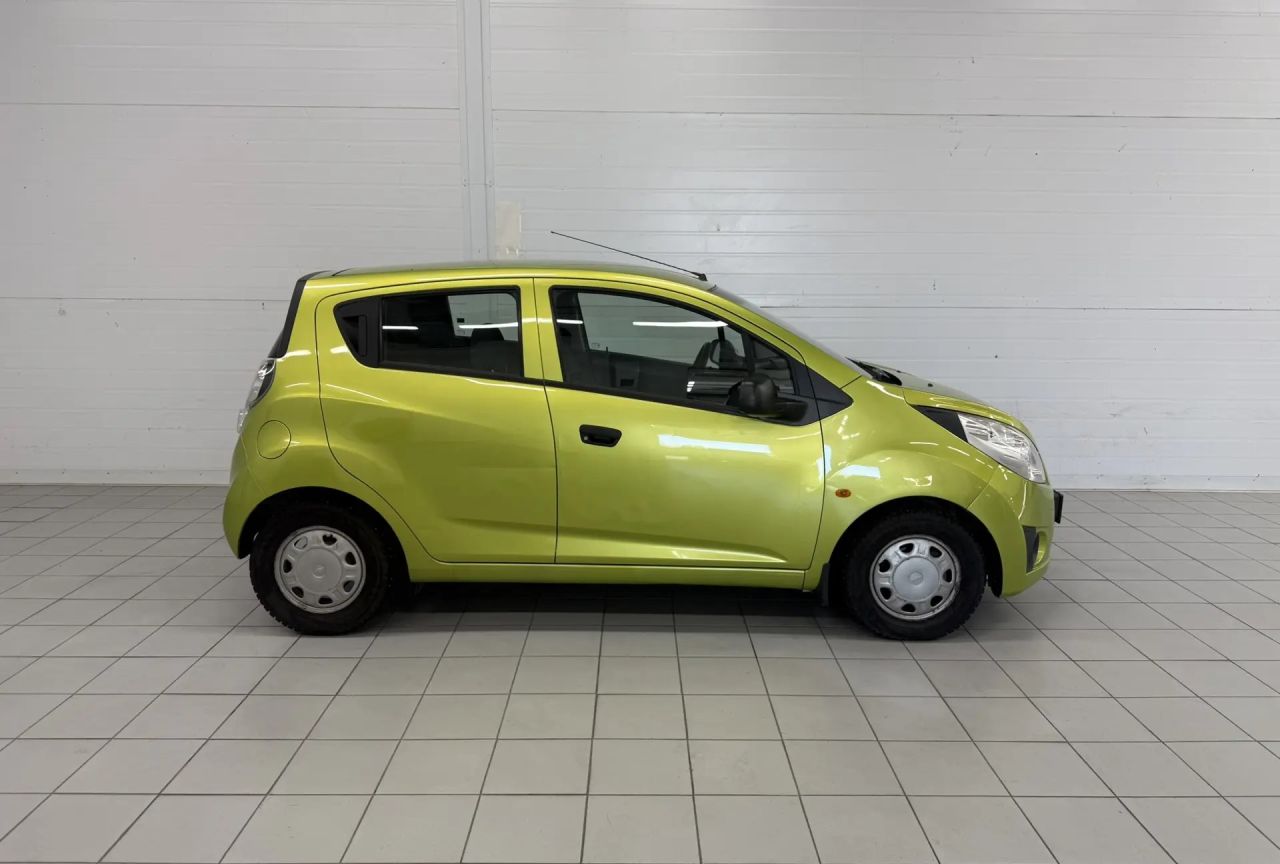 Chevrolet Spark — фото 4