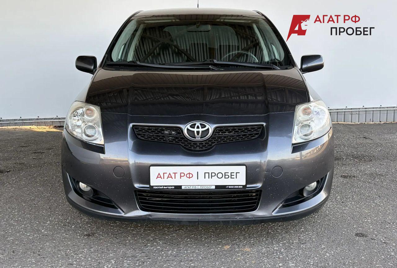Toyota Auris — фото 2