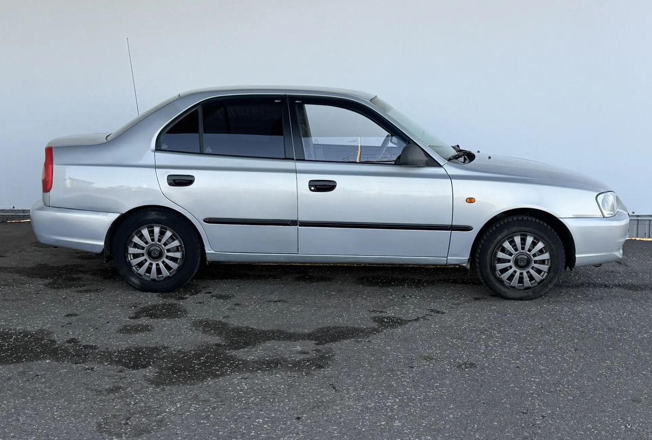Hyundai Accent — фото 4