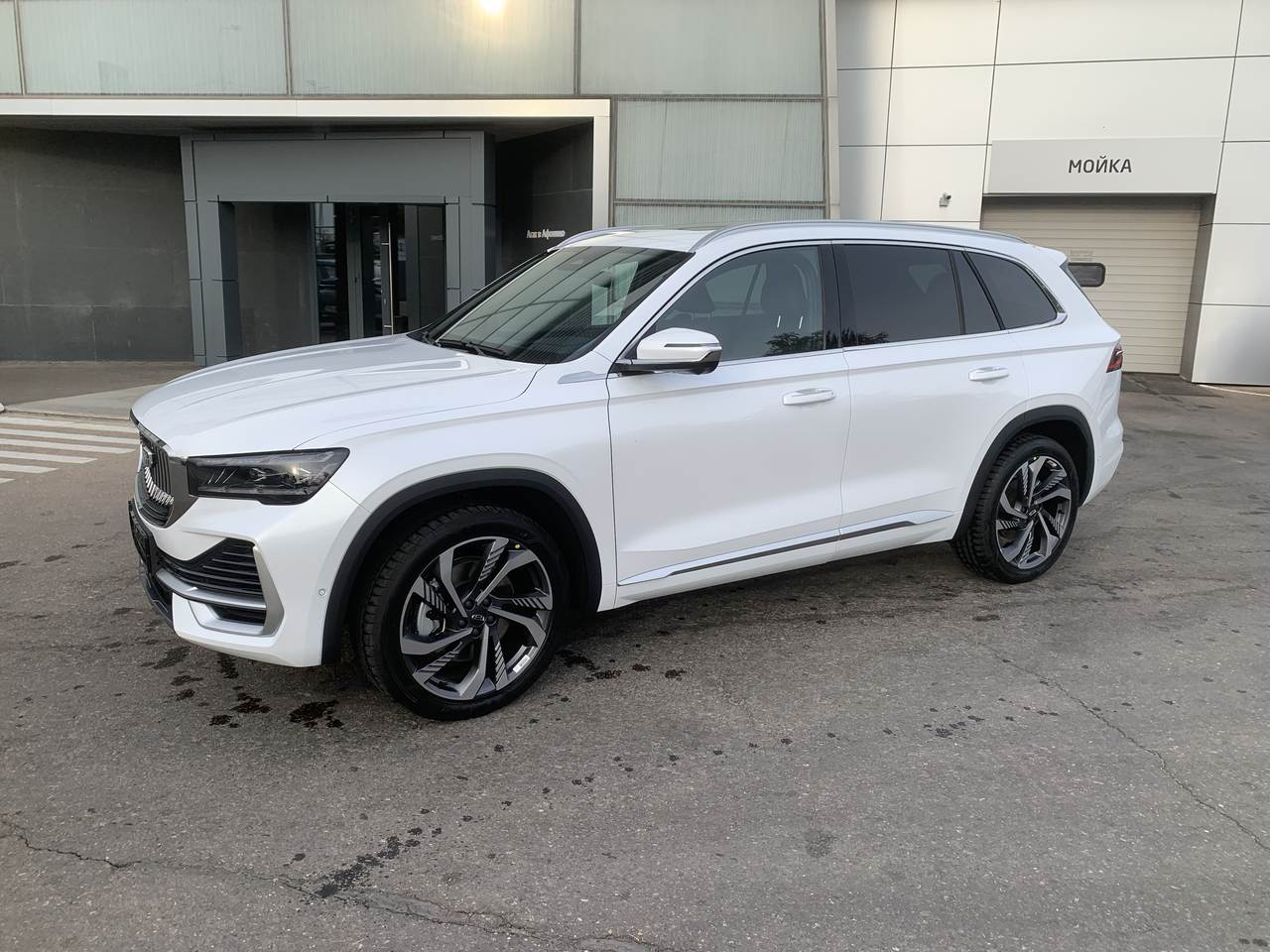 Geely Monjaro Flagship 2.0T 8AT 4WD MY24