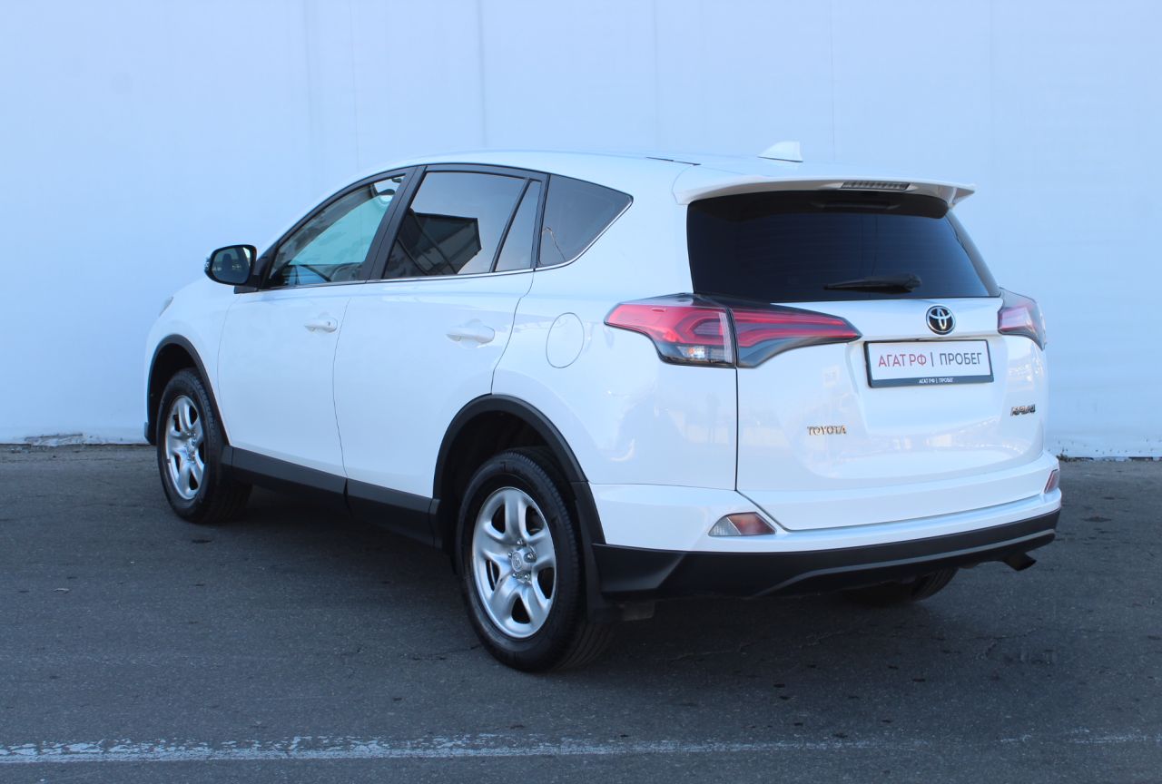 Toyota RAV 4 — фото 5