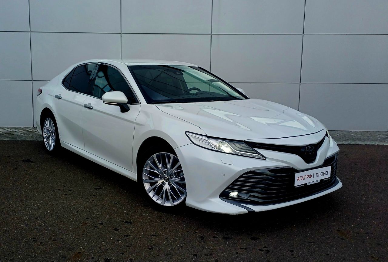 Toyota Camry — фото 4
