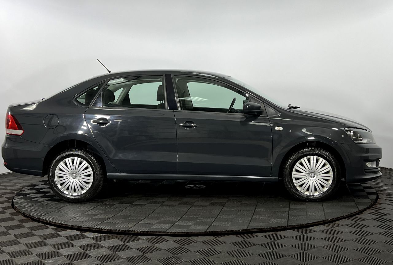 Volkswagen Polo — фото 5