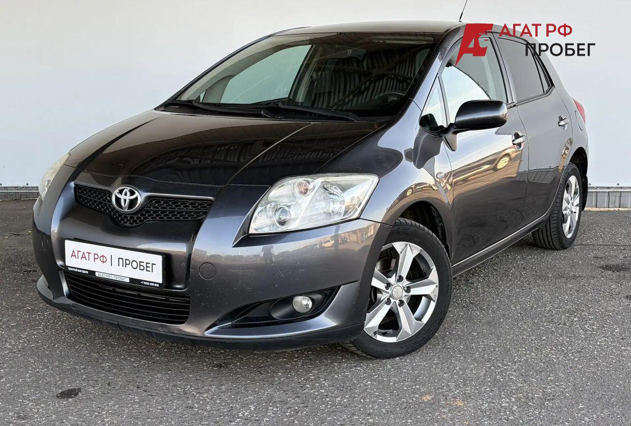 Toyota Auris — фото 1