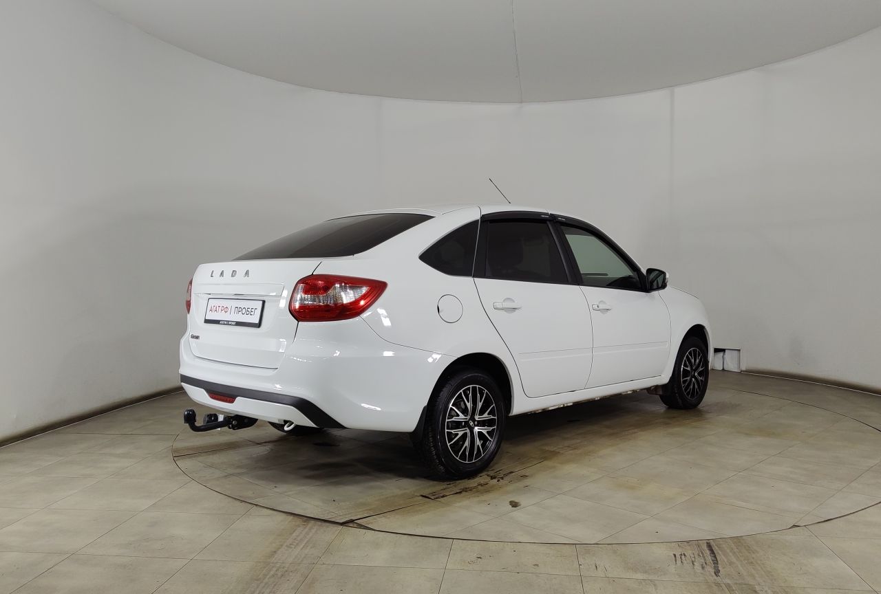 LADA Granta лифтбек — фото 5