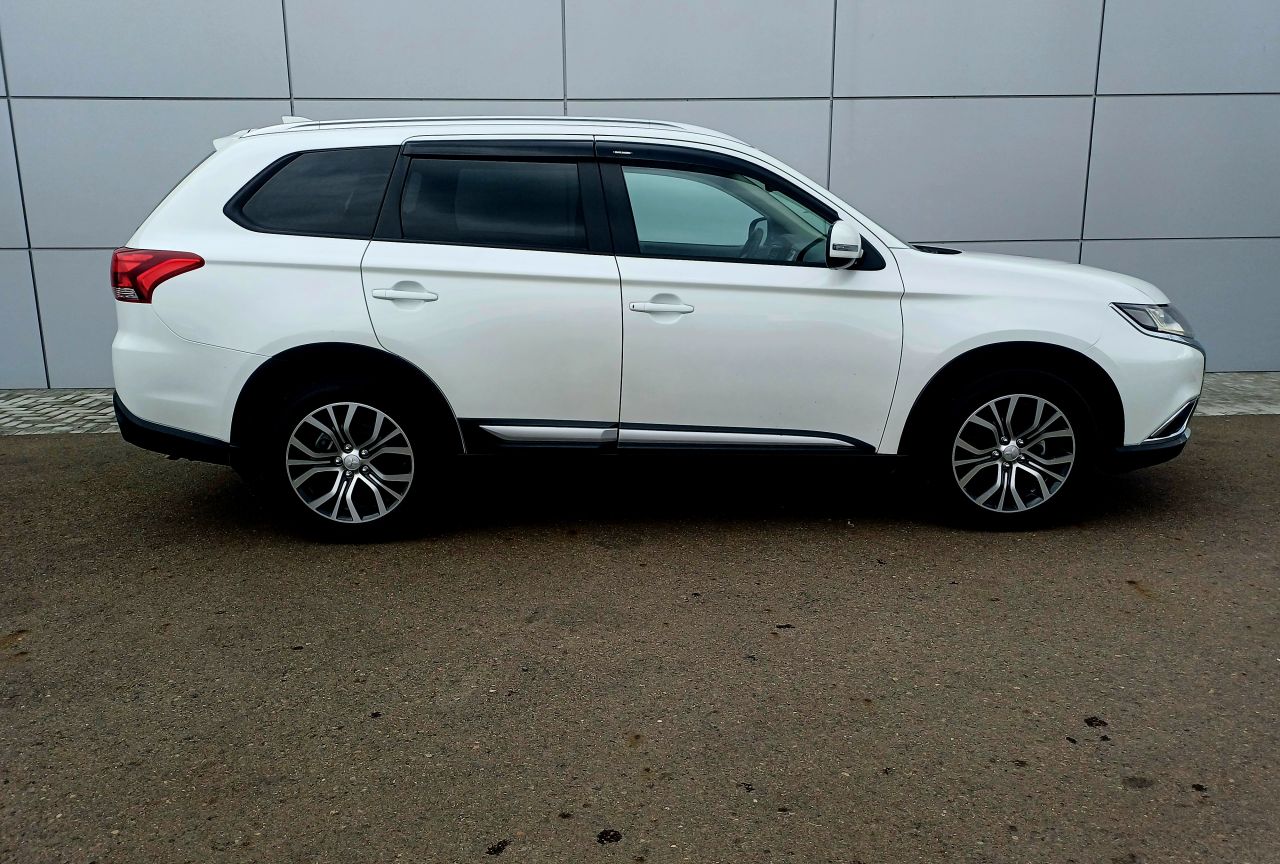 Mitsubishi Outlander — фото 4