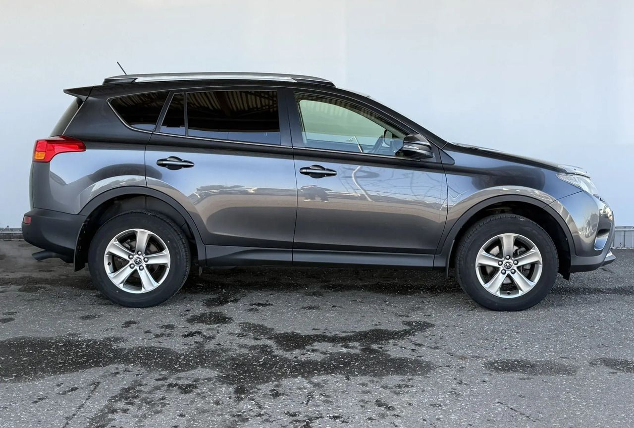 Toyota RAV 4 — фото 4
