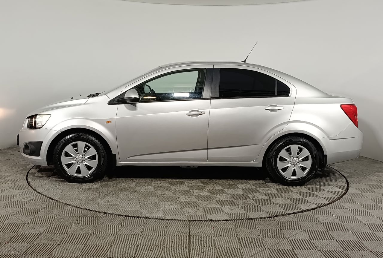 Chevrolet Aveo Sedan — фото 4