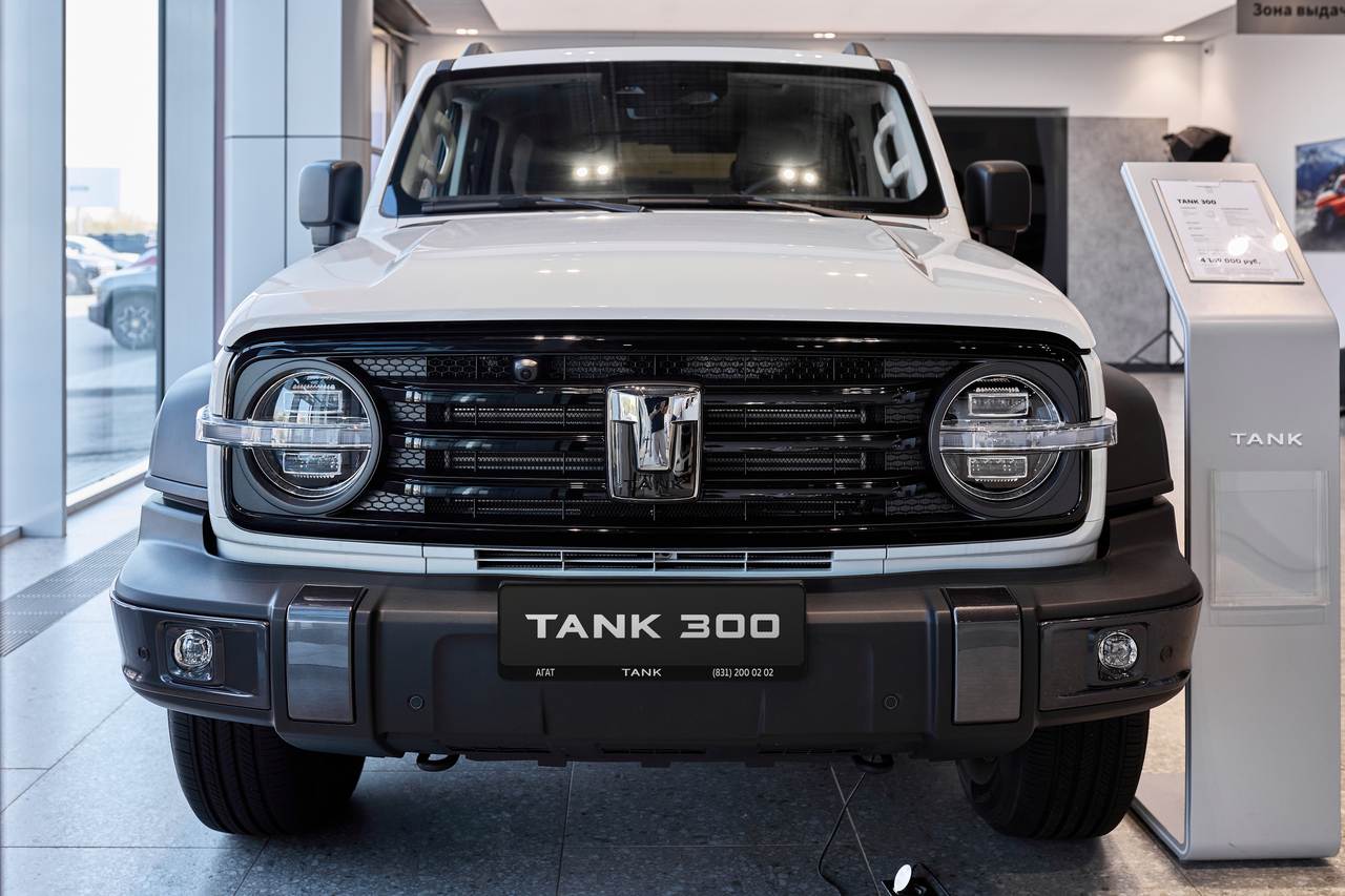 Tank 300 Сити Драйв 2.0T полный привод 8АКП (220 л.с.) 26 г.в. 25 м.г