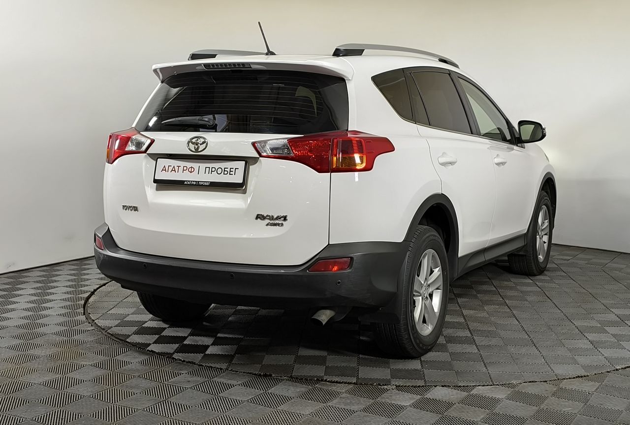 Toyota RAV 4 — фото 4