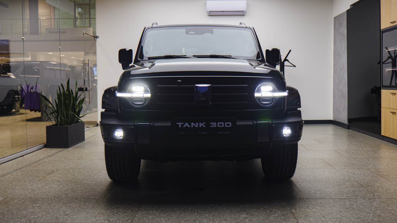 Tank 300 I Рестайлинг Премиум 2.0T полный привод 8АКП (218 л.с.) 26 г.в. 26 м.г.
