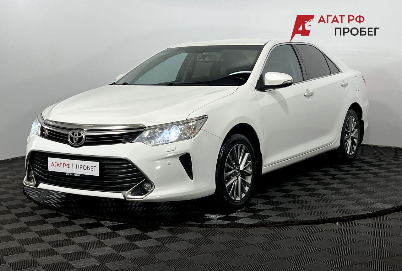 Toyota Camry — фото 2