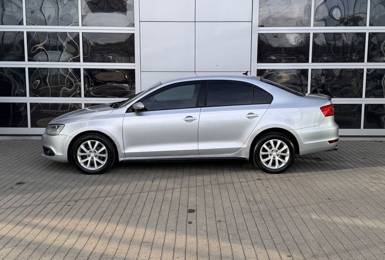 Volkswagen Jetta — фото 4