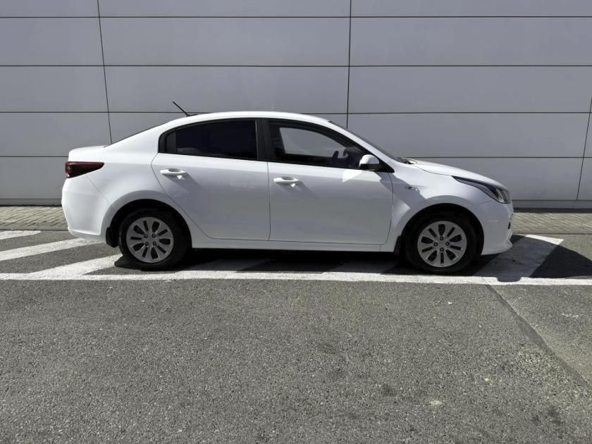 Kia Rio — фото 4
