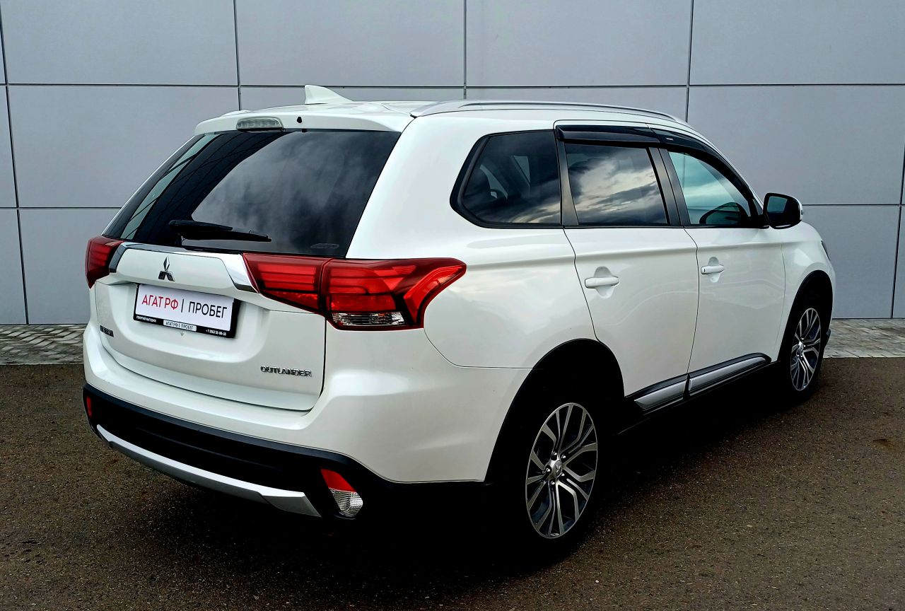 Mitsubishi Outlander — фото 5