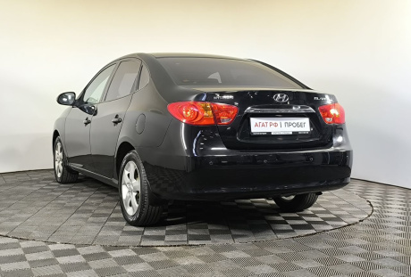 Hyundai Elantra 2010 года с пробегом 385 551 км, фото 6