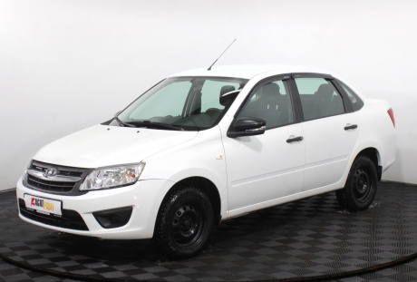 LADA Granta седан 2018 года с пробегом 35 500 км