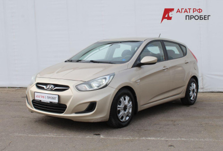 Hyundai Solaris хэтчбек 2012 года с пробегом 209 019 км
