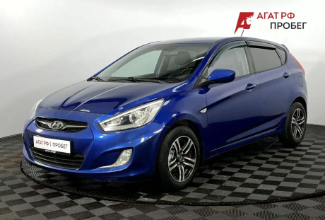 Hyundai Solaris хэтчбек 2013 года с пробегом 118 972 км