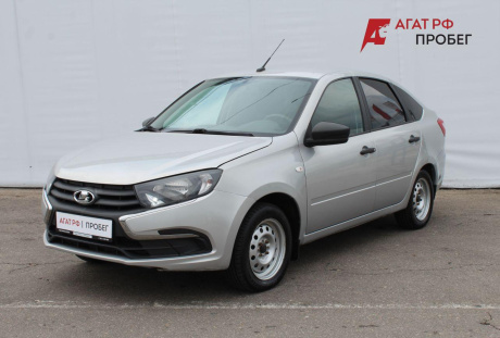 LADA Granta лифтбек 2018 года с пробегом 107 422 км