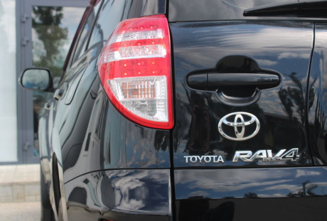 Toyota RAV 4 2012 года с пробегом 210 279 км, фото 10