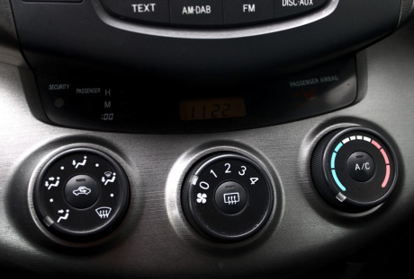Toyota RAV 4 2012 года с пробегом 210 279 км, фото 21