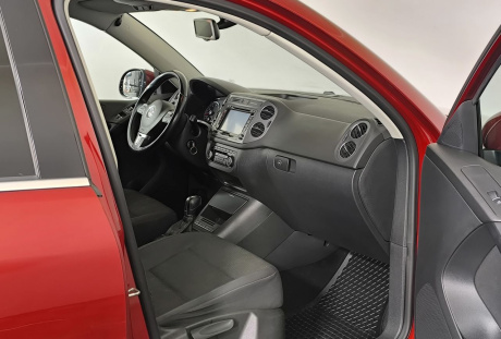 Volkswagen Tiguan 2012 года с пробегом 201 635 км, фото 9