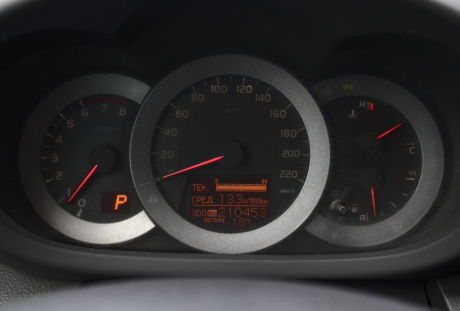 Toyota RAV 4 2012 года с пробегом 210 279 км, фото 17