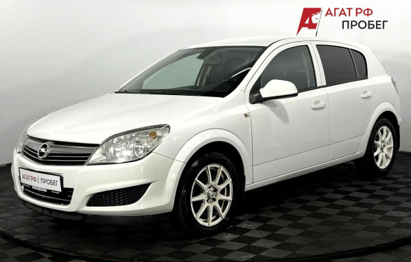 Opel Astra 2012 года с пробегом 128 793 км, фото 1
