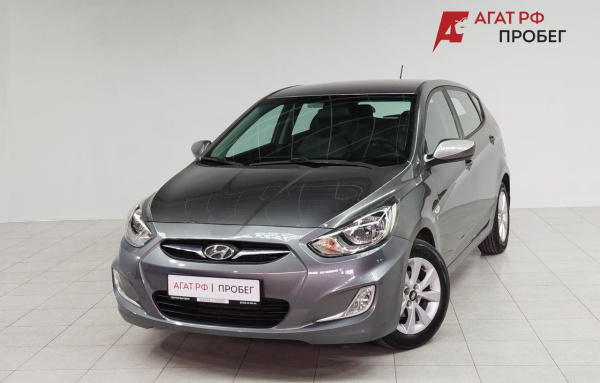 Hyundai Solaris хэтчбек 2012 года с пробегом 180 240 км, фото 1