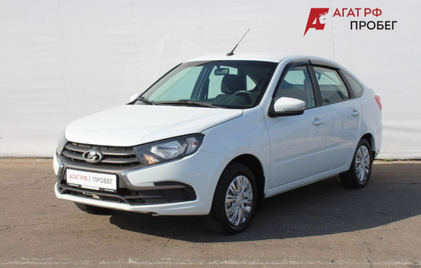 LADA Granta лифтбек 2023 года с пробегом 71 070 км, фото 1