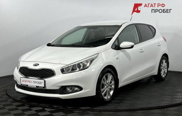 Kia Cee'd 2014 года с пробегом 228 609 км, фото 1