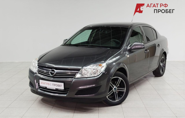 Opel Astra 2012 года с пробегом 150 626 км, фото 1