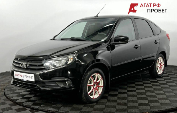 LADA Granta лифтбек 2021 года с пробегом 110 068 км, фото 1