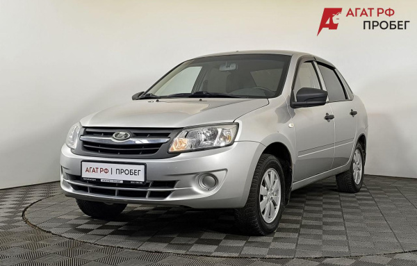 LADA Granta седан 2013 года с пробегом 100 196 км, фото 1