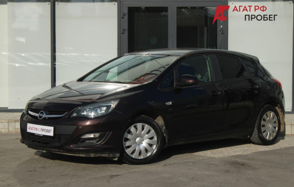 Opel Astra 2013 года с пробегом 128 208 км, фото 1