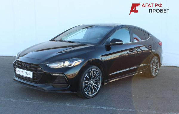 Hyundai Elantra 2017 года с пробегом 142 000 км, фото 1