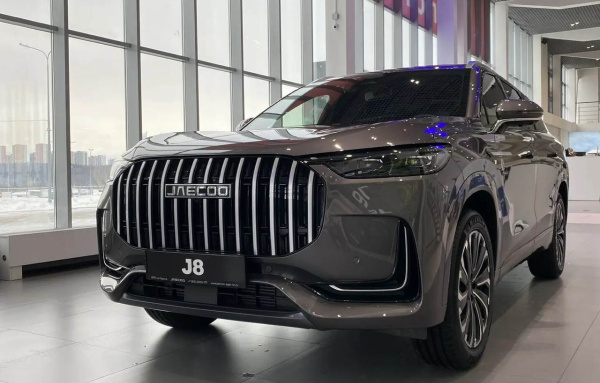 JAECOO J8 2.0T 7ст. робот. Престиж черн. салон 4ПП 25 г.в.