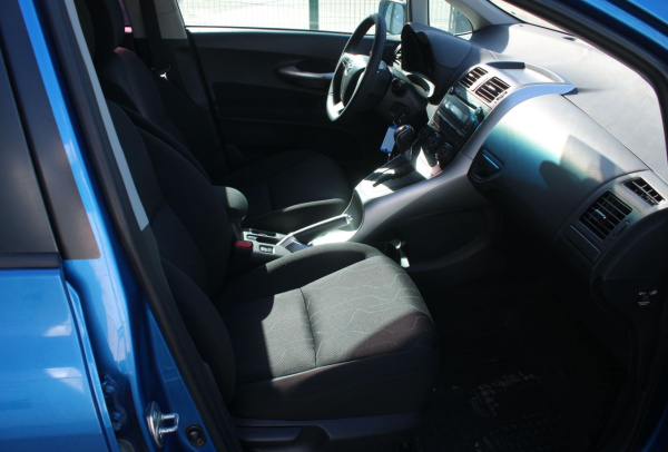 Toyota Auris 2011 года с пробегом 125 159 км, фото 15