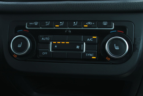 Volkswagen Tiguan 2012 года с пробегом 166 449 км, фото 19