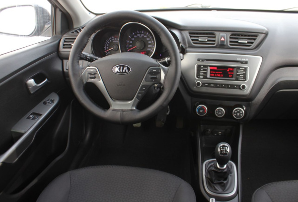 Kia Rio 2016 года с пробегом 72 529 км, фото 16