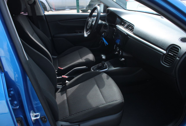 Kia Rio 2018 года с пробегом 146 581 км, фото 15