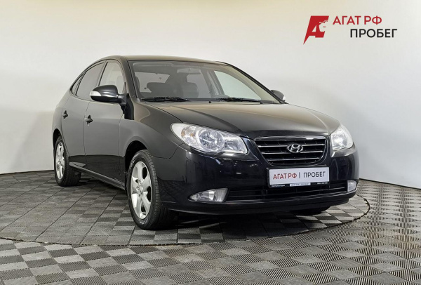 Hyundai Elantra 2010 года с пробегом 385 551 км, фото 3