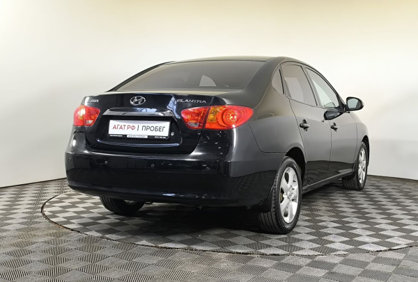Hyundai Elantra 2010 года с пробегом 385 551 км, фото 4