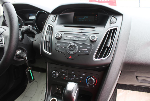 Ford Focus 2017 года с пробегом 145 856 км, фото 17
