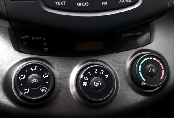 Toyota RAV 4 2012 года с пробегом 210 279 км, фото 21