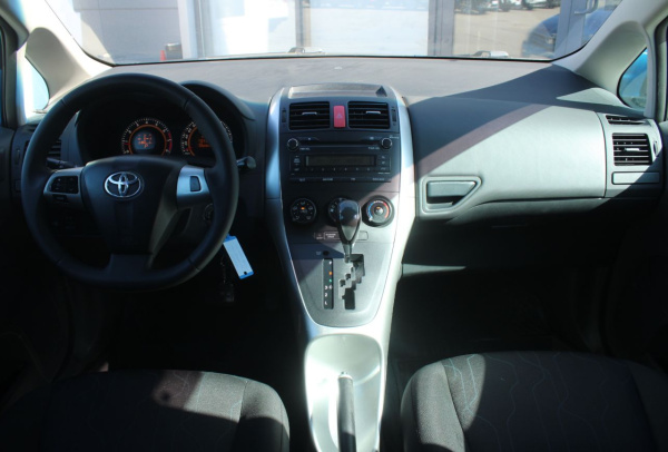 Toyota Auris 2011 года с пробегом 125 159 км, фото 16